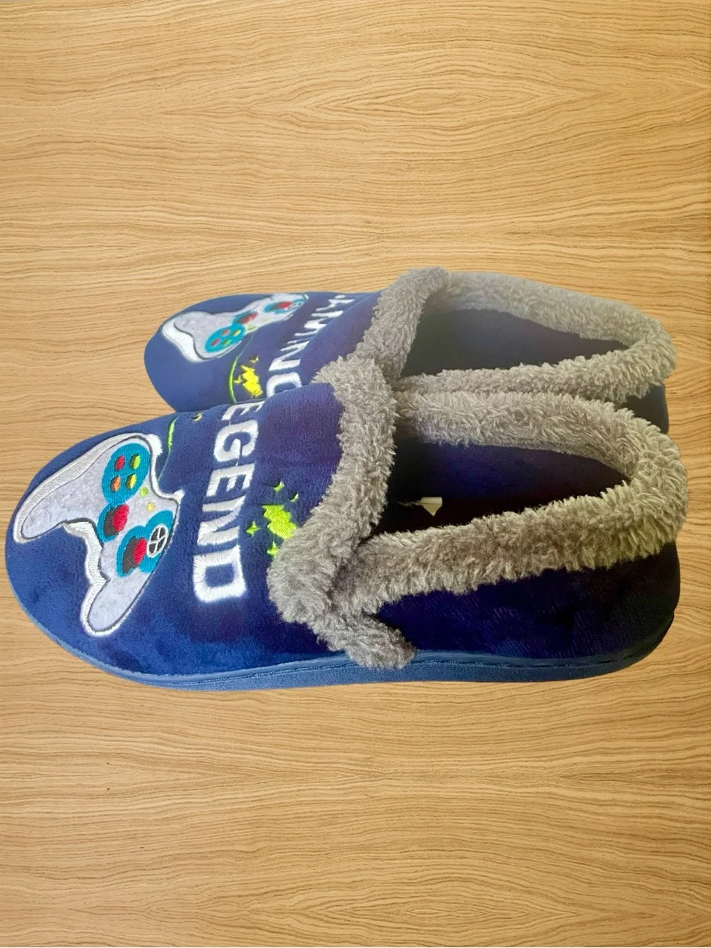 EUC Wonder Nation Boys Gaming Legend Lounge Slippers Size 2-3